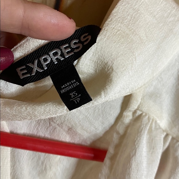 Express NWOT Satin Neck Tie Back White Sleeveless Blouse V-Neck - Picture 3 of 5